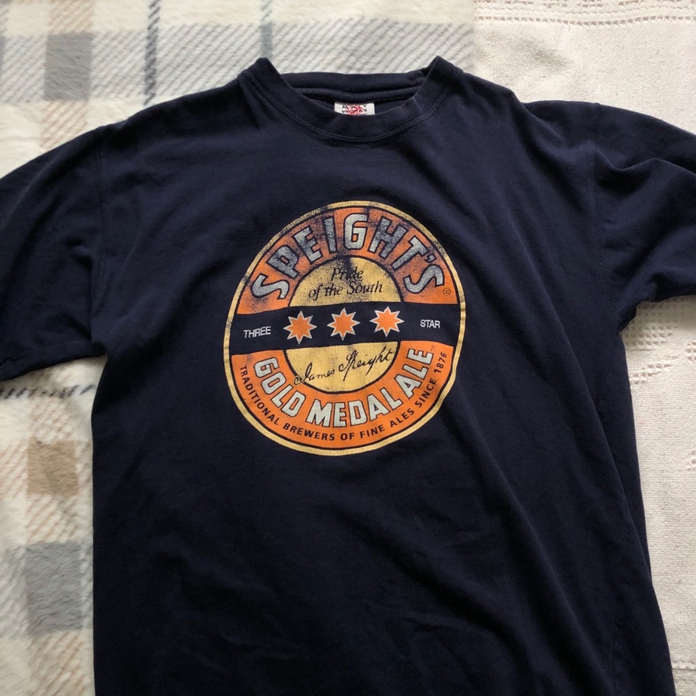 Navy oversized graphic tee!